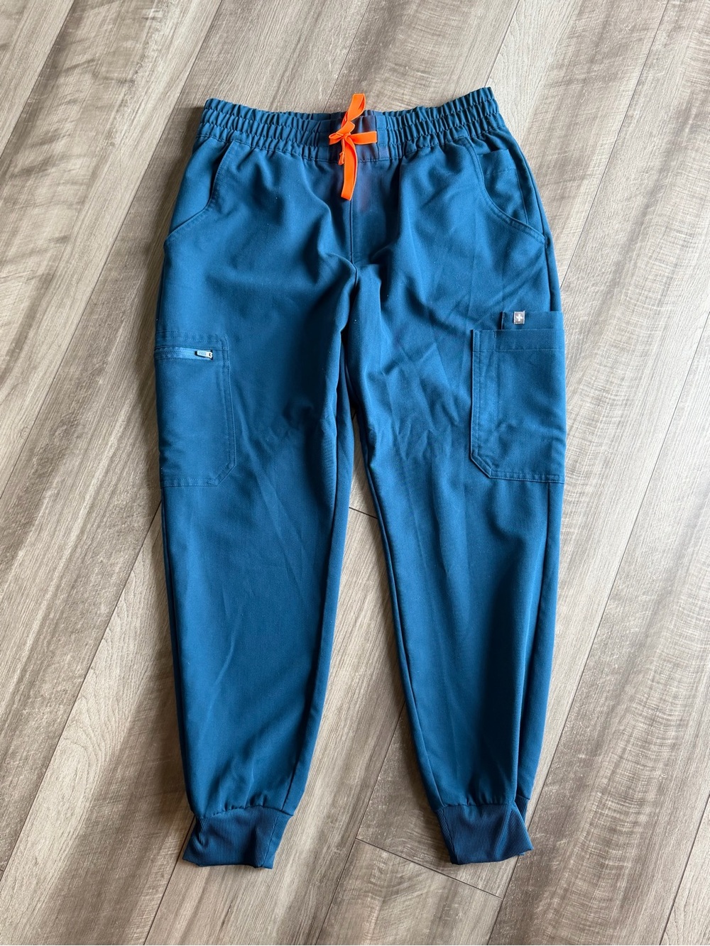 Figs Women’s Uman High-Rise Jogger Scrub Pant in Deep Reef Size M Healthcare